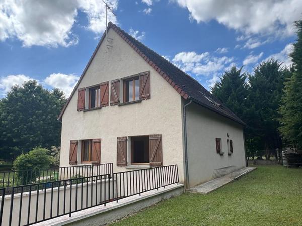 MAISON TRADITIONNELLE PROCHE GARE TGV  3MN