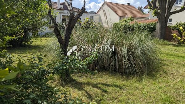 Maison sur Terrain 1063 m2 zone UDa CENTRE VILLE Achères Achères (78260)