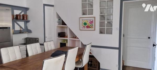 LA GUERCHE DE BGNE - Plein-centre-Maison atypique avec jardin