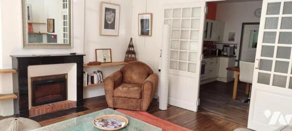 LA GUERCHE DE BGNE - Plein-centre-Maison atypique avec jardin