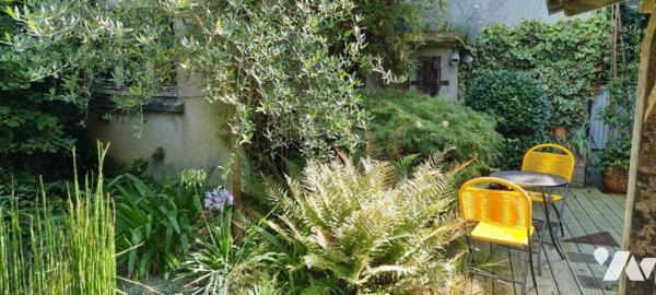LA GUERCHE DE BGNE - Plein-centre-Maison atypique avec jardin