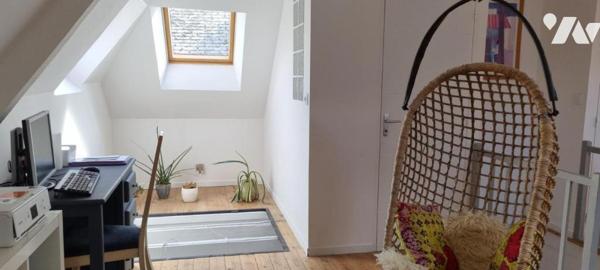 LA GUERCHE DE BGNE - Plein-centre-Maison atypique avec jardin