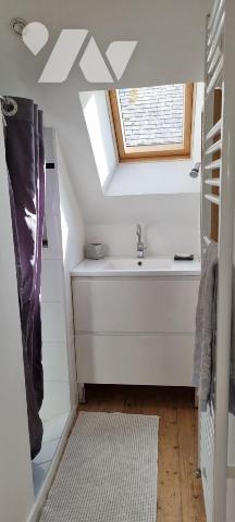 LA GUERCHE DE BGNE - Plein-centre-Maison atypique avec jardin