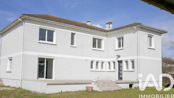 Maison à vendre 8 pièces 211 m² Courtisols
