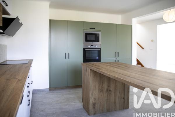 Maison à vendre 8 pièces 211 m² Courtisols