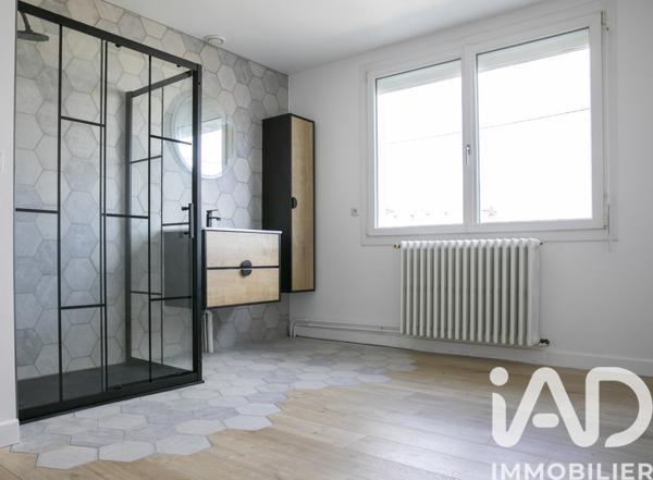 Maison à vendre 8 pièces 211 m² Courtisols