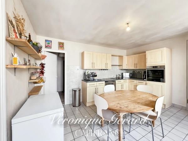 IDEAL Famille ou Investisseurs Maison en Pierre avec cours, jardin et grange