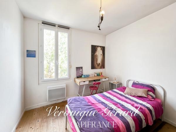 IDEAL Famille ou Investisseurs Maison en Pierre avec cours, jardin et grange