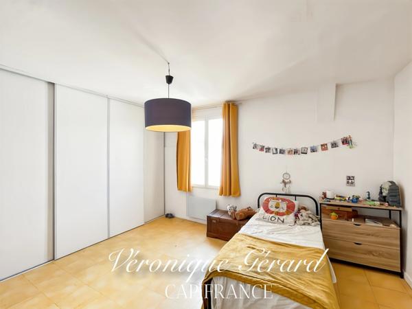 IDEAL Famille ou Investisseurs Maison en Pierre avec cours, jardin et grange