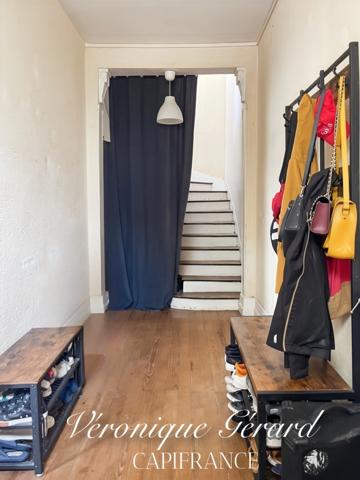 IDEAL Famille ou Investisseurs Maison en Pierre avec cours, jardin et grange
