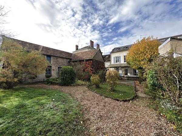 Pacy-sur-Eure (27120) Charmante maison bourgeoise de centre ville