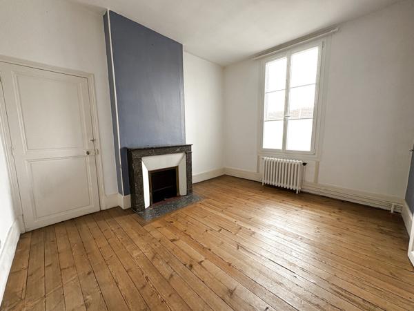 Pacy-sur-Eure (27120) Charmante maison bourgeoise de centre ville