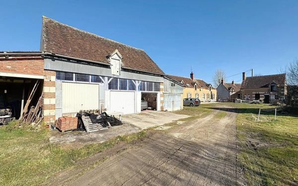 Maison à vendre    5 pièces •  Chabris