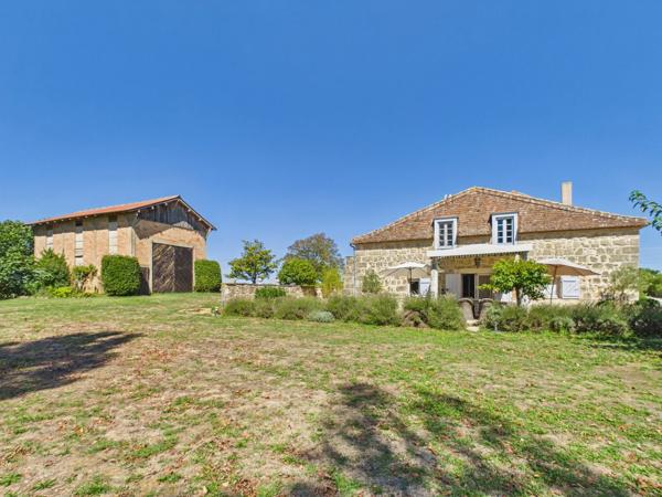 Propriété à la campagne avec piscine et 4,2 hectares de terrain