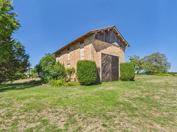 Propriété à la campagne avec piscine et 4,2 hectares de terrain