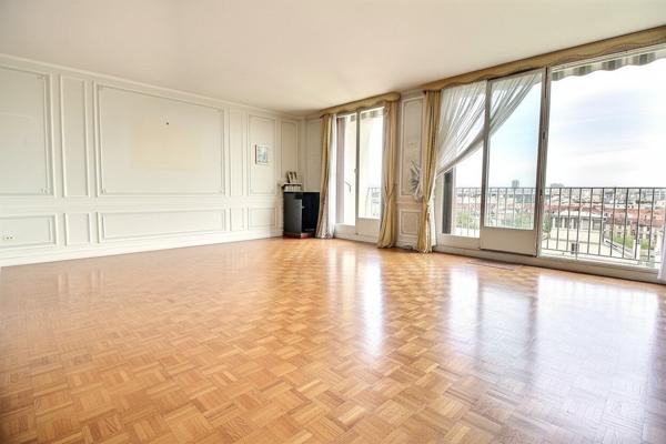Appartement 4 pièces lumineux avec vue sur Paris à Bécon, Courbevoie