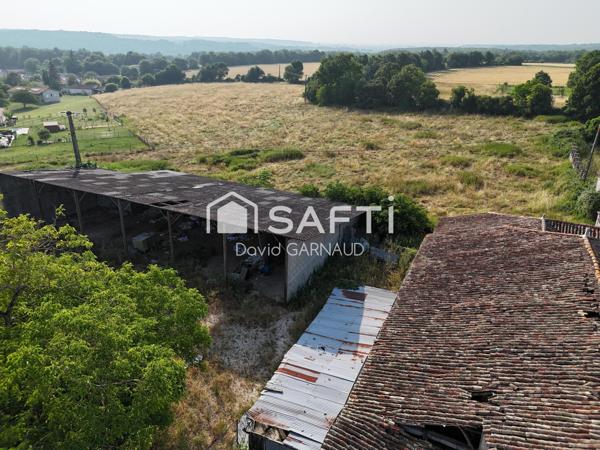 Ensemble immobilier avec charme de l’ancien à 15 minutes d’Angoulême