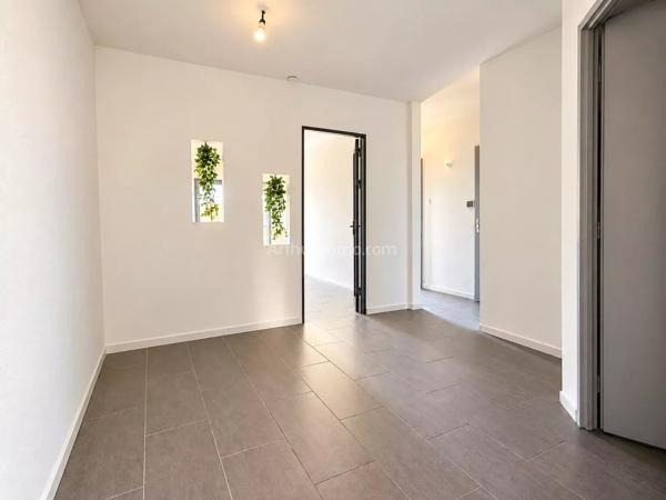 Vente                                                      Appartement
                        
                     2 pièces                      56 m2                     à Colmar