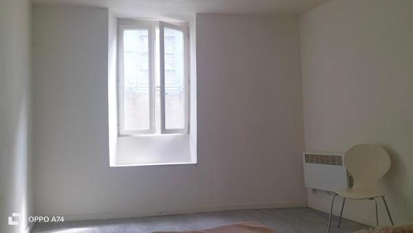 Appartement de type T3 situé au centre-ville d'Oloron-sainte-Marie