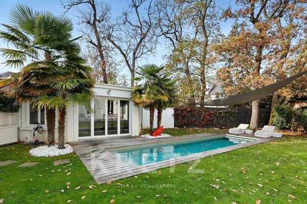 A vendre - Maison familiale avec piscine dans quartier recherché - Le Vésinet