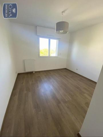 Appartement à louer 4 pièces 105.55m²