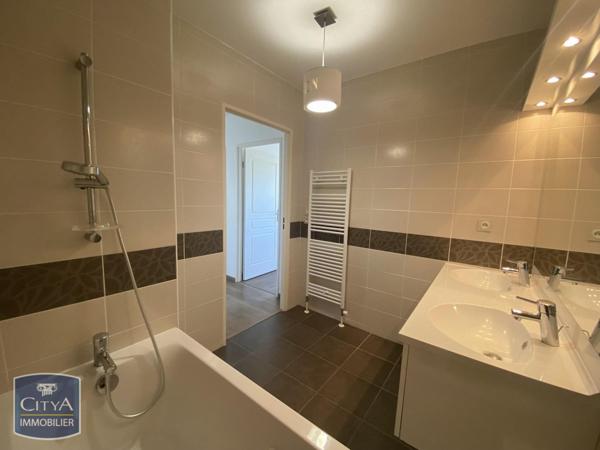 Appartement à louer 4 pièces 105.55m²