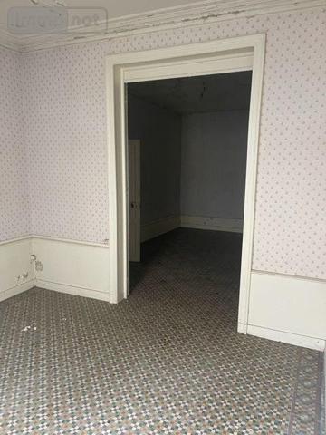 Maison à restaurer à vendre à La Chartre-sur-le-Loir dans la Sarthe (72340), ref : 13816/969   
RUE COMMERCANTE