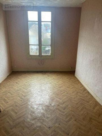 Maison à restaurer à vendre à La Chartre-sur-le-Loir dans la Sarthe (72340), ref : 13816/969   
RUE COMMERCANTE