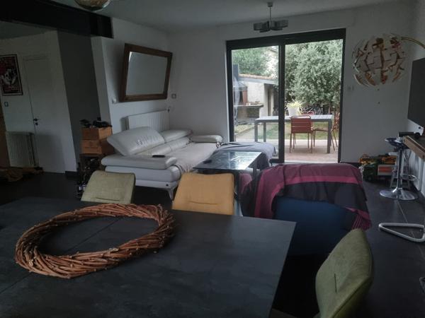 Maison familiale avec jardin dans un quartier paisible