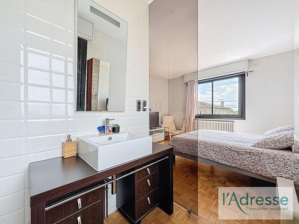 31780 Castelginest maison de ville type loft.