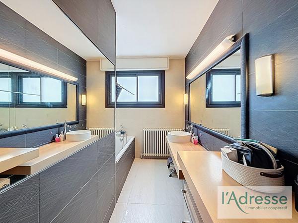 31780 Castelginest maison de ville type loft.