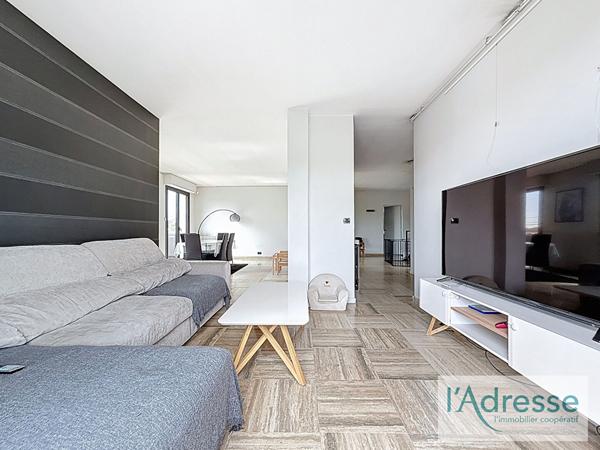 31780 Castelginest maison de ville type loft.