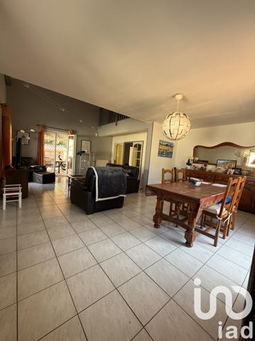House for sale 5 rooms 132 m² Saint-Estève