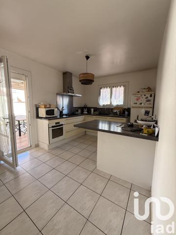 House for sale 5 rooms 132 m² Saint-Estève