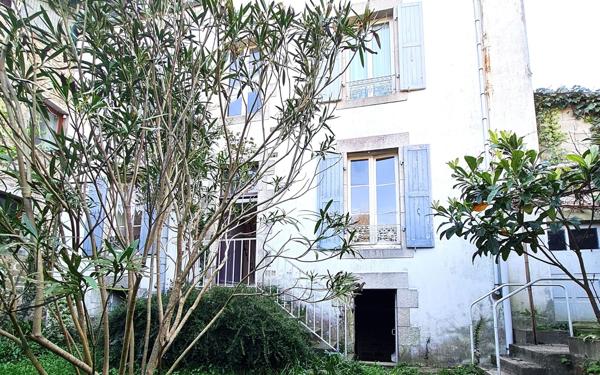 Immeuble à vendre    12 pièces •  Quimperlé