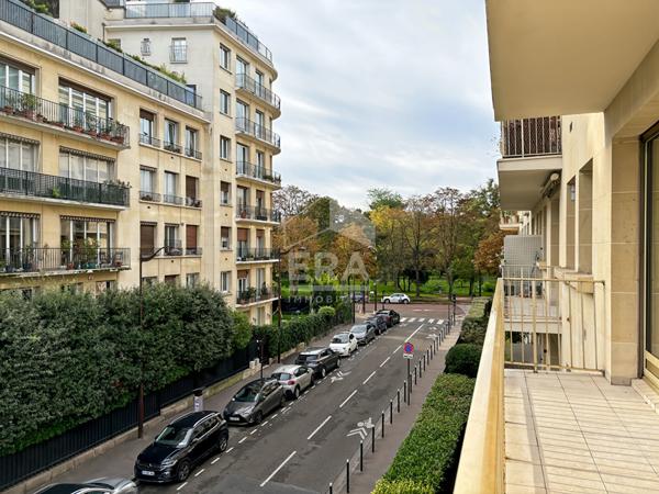 Beau deux pièces avec balcon et parking à Neuilly sur Seine