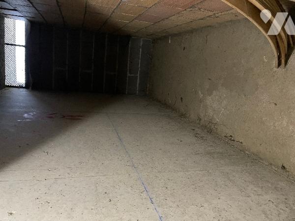 FLEURY LES AUBRAIS Quartier de Lamballe, A VENDRE un appartement 4 pièces 
avec une cave et un box.