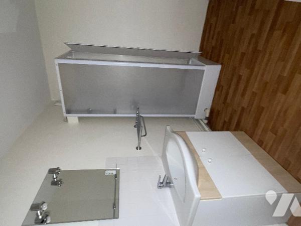 FLEURY LES AUBRAIS Quartier de Lamballe, A VENDRE un appartement 4 pièces 
avec une cave et un box.