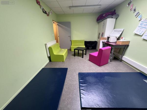 Local Professionnel et commercial à louer à Téteghem-Coudekerque-Village dans le Nord (59229), ref : V12372