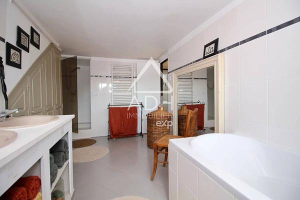 APPARTEMENT A VENDRE A NEAUPHLE LE CHATEAU - 4 pièces / 3 chambres 106m2