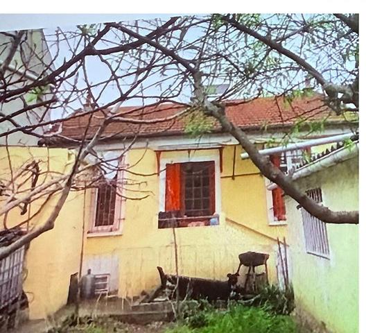 Petit ensemble immobilier : Maison et annexe