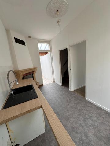 IMMEUBLE DE RAPPORT A FINIR DE RENOVER