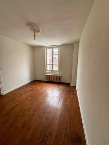 IMMEUBLE DE RAPPORT A FINIR DE RENOVER