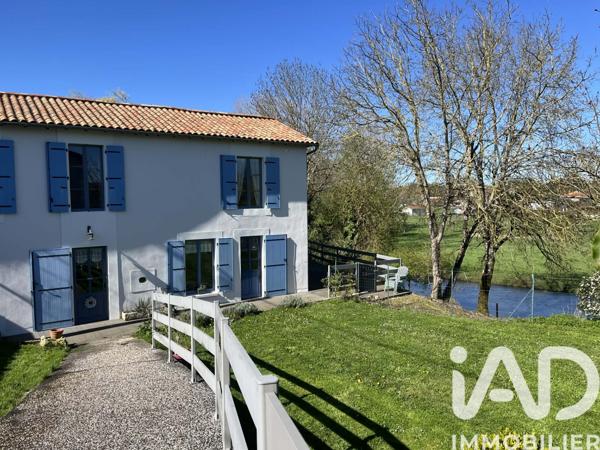 Maison à vendre 6 pièces 182 m² Sanxay