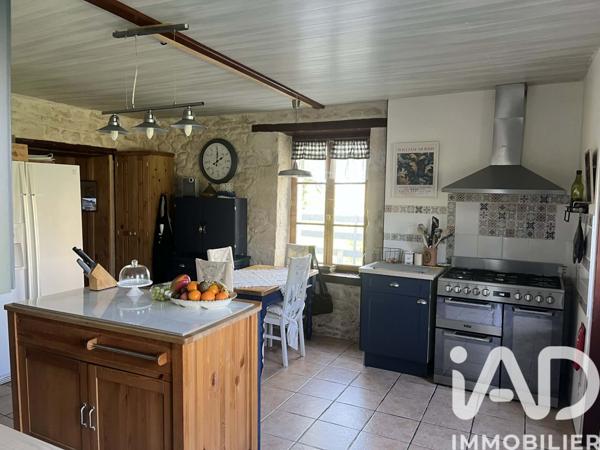 Maison à vendre 6 pièces 182 m² Sanxay