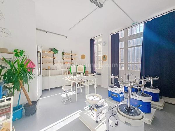 Location                                                      Local commercial
                        
                                         180 m2                     à Clermont-Ferrand