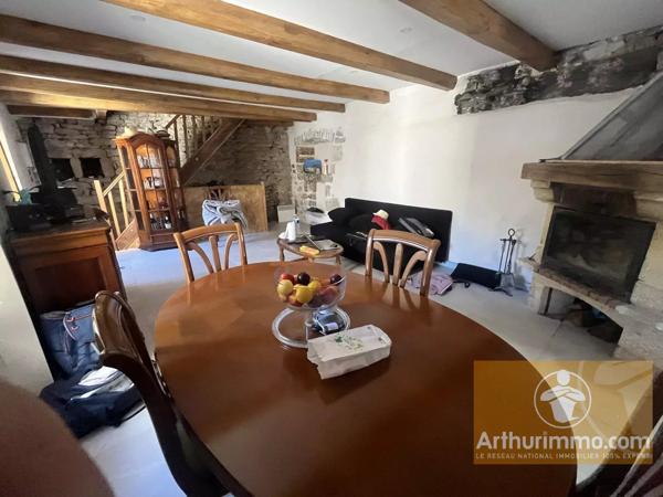 Vente                                                      Maison de village
                        
                     3 pièces                      67 m2                     à Campagnac