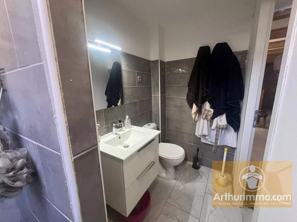 Vente                                                      Maison de village
                        
                     3 pièces                      67 m2                     à Campagnac