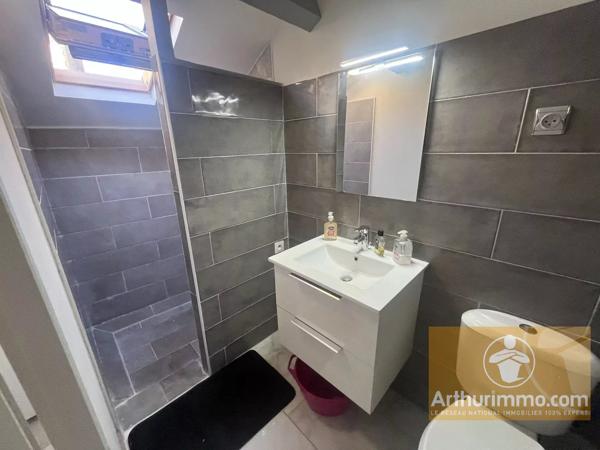 Vente                                                      Maison de village
                        
                     3 pièces                      67 m2                     à Campagnac