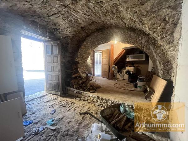 Vente                                                      Maison de village
                        
                     3 pièces                      67 m2                     à Campagnac
